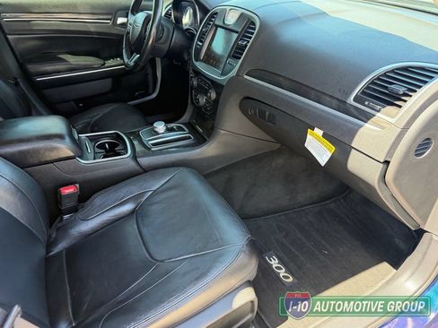 Used 2016 Chrysler 300 Limited RWD image 15