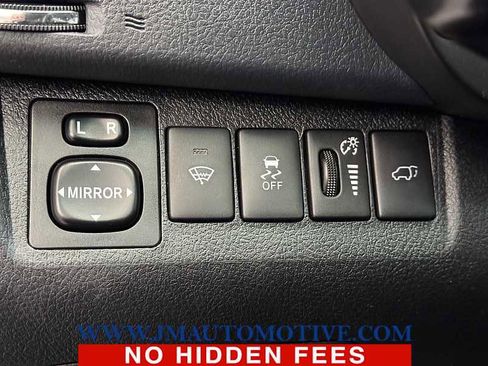 Used 2013 Toyota Highlander Limited image 35