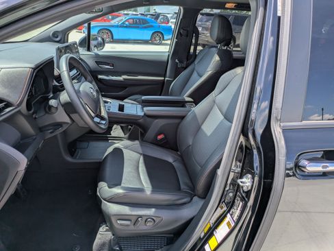 Certified 2023 Toyota Sienna XSE image 10