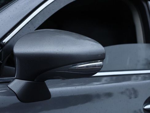 Used 2017 Lexus LS 460 w/ Comfort Package image 24