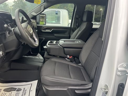 New 2026 GMC Sierra 2500 SLE w/ LPO, GMC Protection Package AWD/4WD image 7