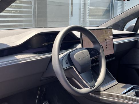 Used 2025 Tesla Model X Plaid AWD/4WD image 22
