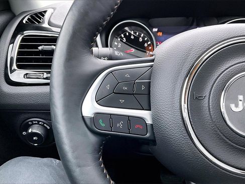 Used 2018 Jeep Compass Limited w/ Navigation Group image 10