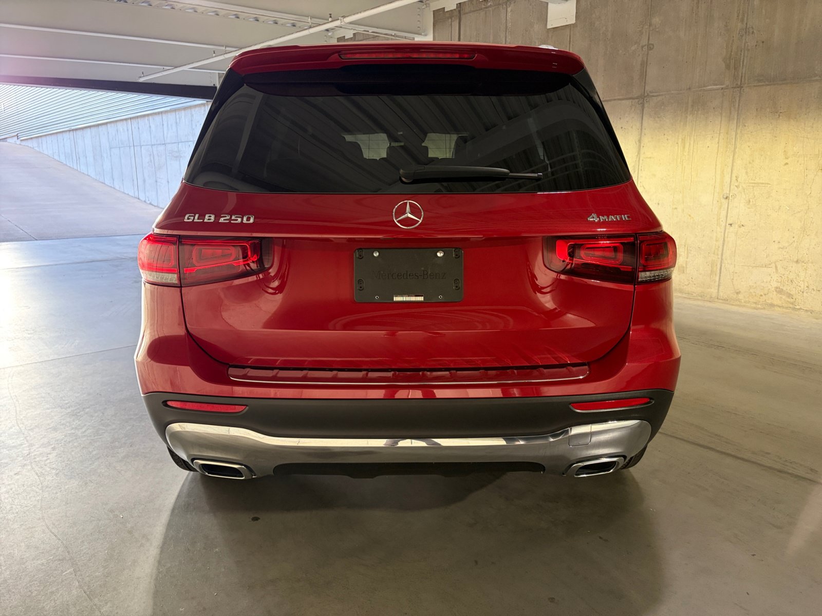 Used 2021 Mercedes-Benz GLB 250 4MATIC image 7