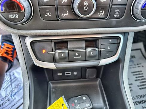 Used 2023 GMC Terrain SLE w/ Driver Convenience Package AWD/4WD image 20