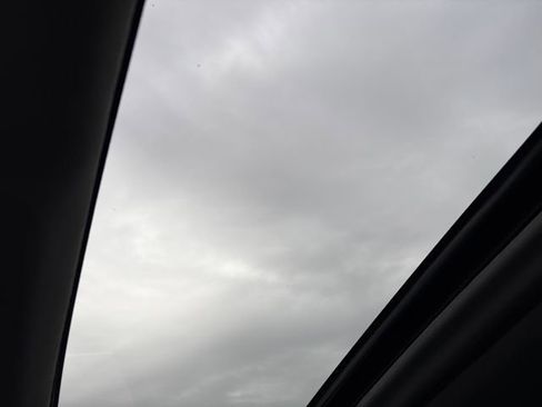 Used 2019 Toyota Highlander SE image 19