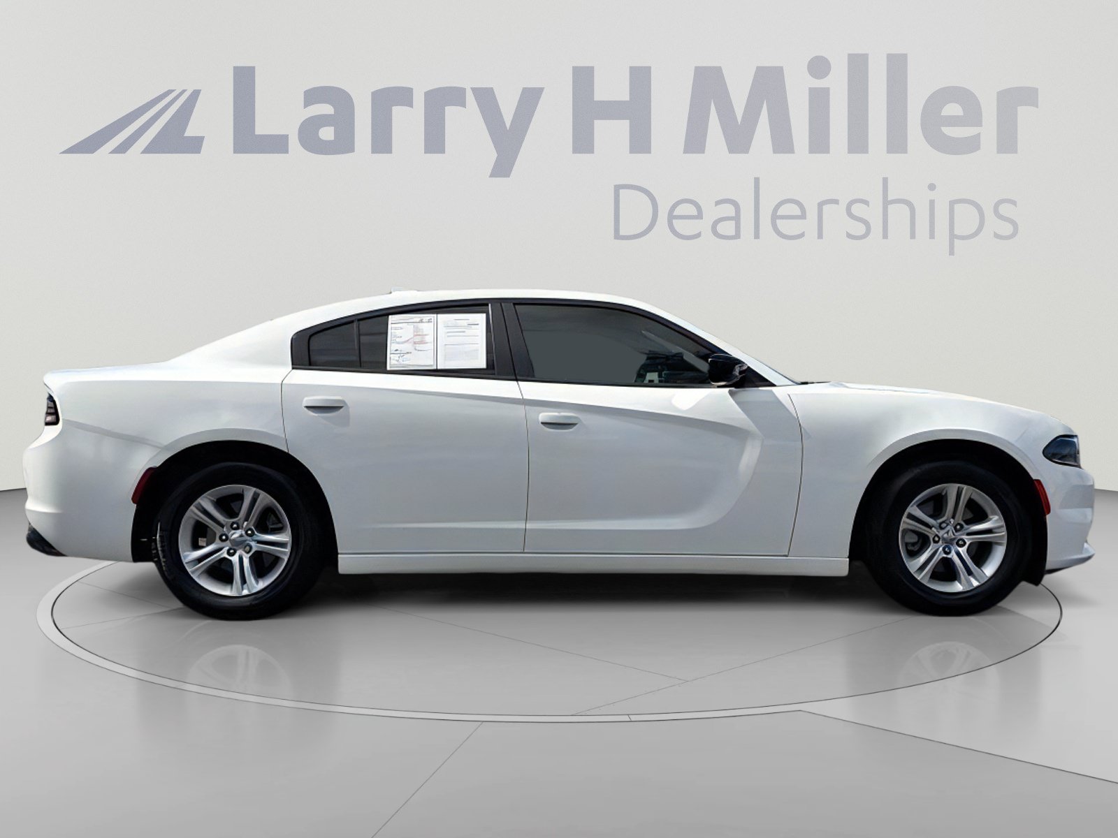 Used 2023 Dodge Charger SXT RWD image 6