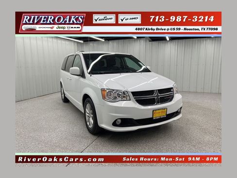 Used 2019 Dodge Grand Caravan SXT image 1