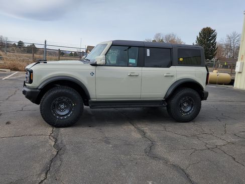 New 2025 Ford Bronco Outer Banks w/ Sasquatch Package image 4