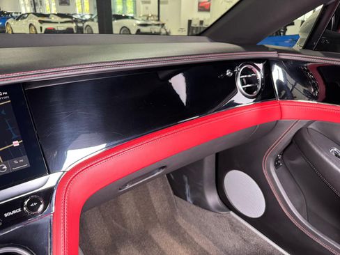 Used 2020 Bentley Continental GT image 29