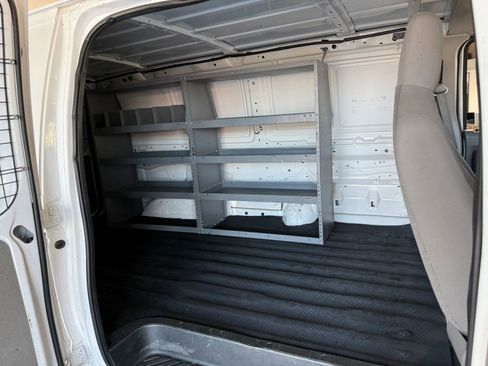 Used 2014 Ford E-250 and Econoline 250 w/ Power Group image 12