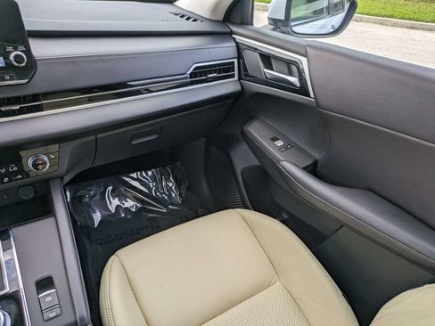 Used 2024 Mitsubishi Outlander SE FWD image 17