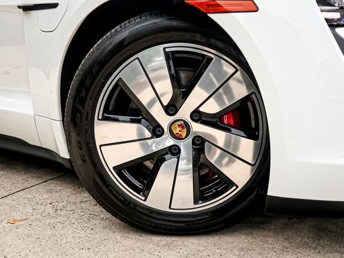 Used 2023 Porsche Taycan 4S image 13