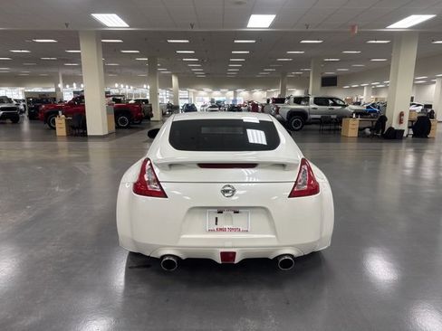 Used 2016 Nissan 370Z Sport image 6