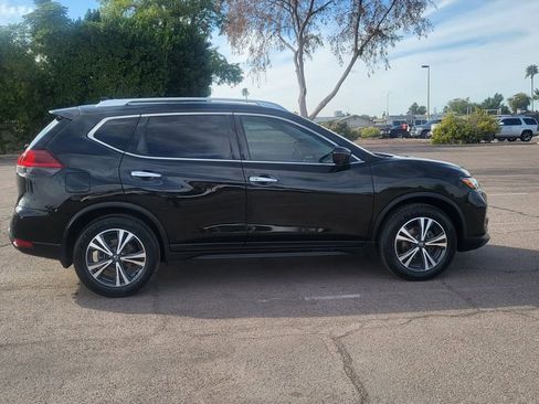 Used 2020 Nissan Rogue SV w/ Premium Package FWD image 10