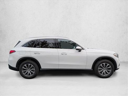 Certified 2025 Mercedes-Benz GLC 300 image 4