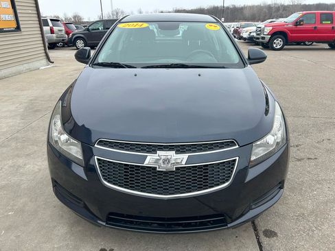 Used 2014 Chevrolet Cruze LT image 2
