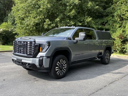 Used 2026 GMC Sierra 2500 Denali Ultimate AWD/4WD image 5