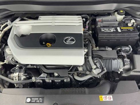 Used 2022 Lexus UX 200 w/ Premium Package image 35