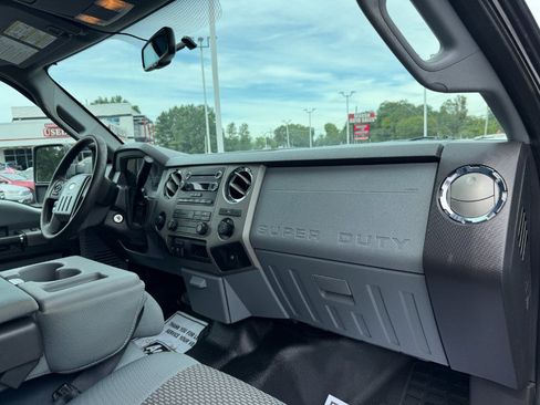 Used 2011 Ford F250 XLT AWD/4WD image 19
