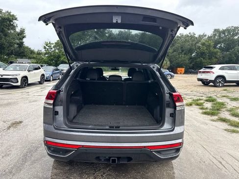 Used 2022 Volkswagen Atlas Cross Sport SE AWD/4WD image 7