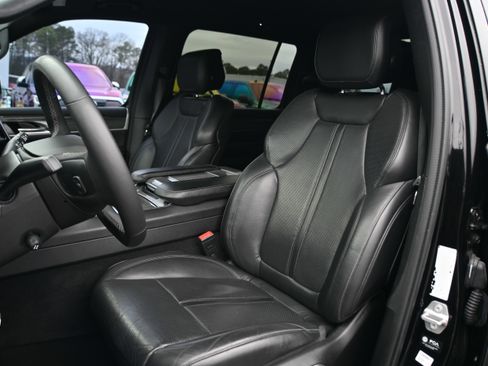 Used 2022 Jeep Wagoneer Series III w/ Premium Group I image 7