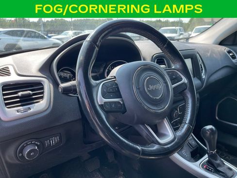 Used 2020 Jeep Compass Latitude w/ Cold Weather Group AWD/4WD image 13