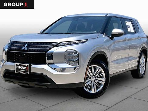 Used 2023 Mitsubishi Outlander ES FWD image 1