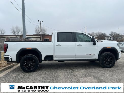 Used 2024 GMC Sierra 2500 AT4 w/ AT4 Premium Plus Package image 2