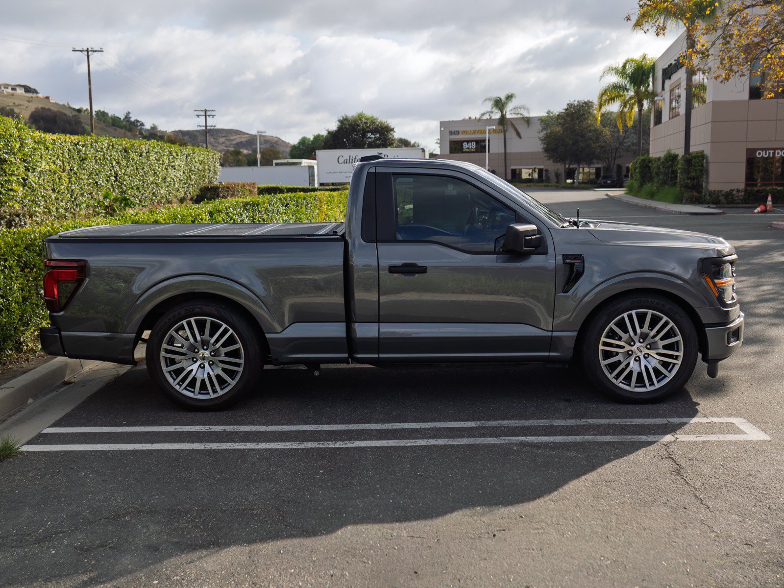 Used 2025 Ford F150 XL w/ Equipment Group 103A High AWD/4WD image 4