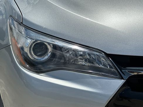 Used 2017 Toyota Camry SE FWD image 30