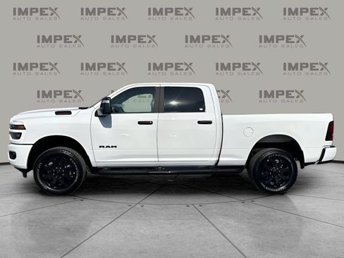 Used 2025 RAM 2500 Big Horn AWD/4WD image 2