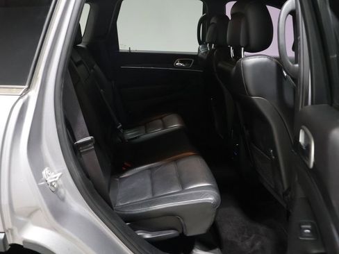Used 2019 Jeep Grand Cherokee Limited image 22