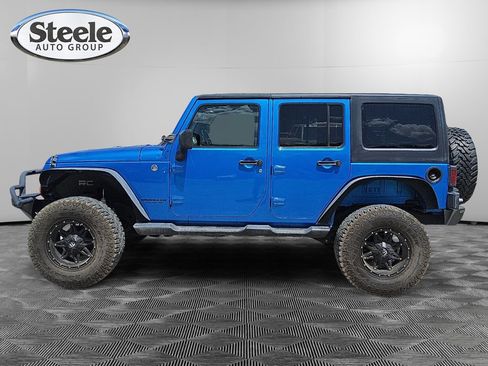 Used 2015 Jeep Wrangler Unlimited Sahara w/ Connectivity Group AWD/4WD image 2