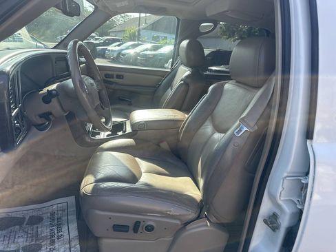 Used 2006 GMC Yukon XL Denali AWD/4WD image 16