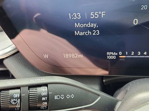 Certified 2025 Buick Enclave Preferred FWD image 20