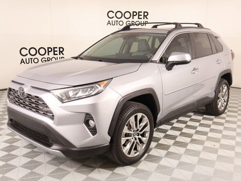 Used 2019 Toyota RAV4 Limited FWD image 11
