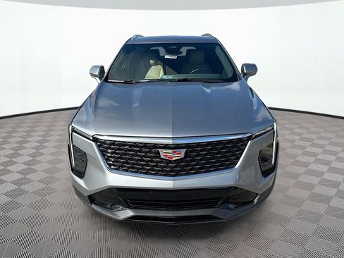 Certified 2025 Cadillac XT4 Premium Luxury image 2