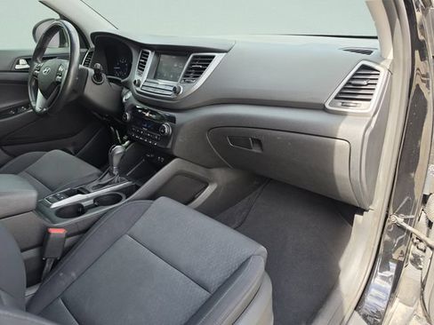 Used 2018 Hyundai Tucson Value FWD image 17