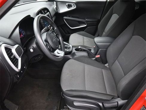 Used 2020 Kia Soul LX image 17