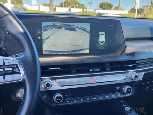 Used 2023 Kia Telluride EX w/ EX Captain's Chair Package AWD/4WD image 19