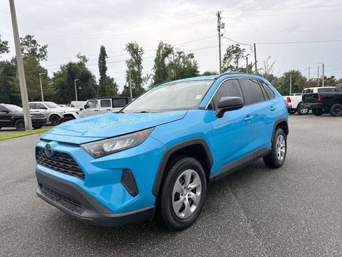 Used 2021 Toyota RAV4 LE FWD image 9