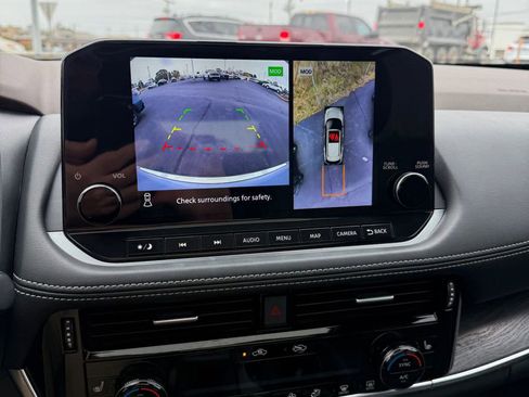 Used 2023 Nissan Rogue Platinum w/ Platinum Premium Package image 19