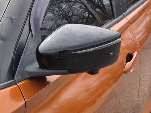 Used 2020 Nissan Kicks SR image 39