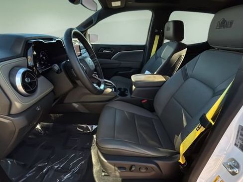 Used 2024 Chevrolet Colorado ZR2 w/ ZR2 Bison Edition image 18