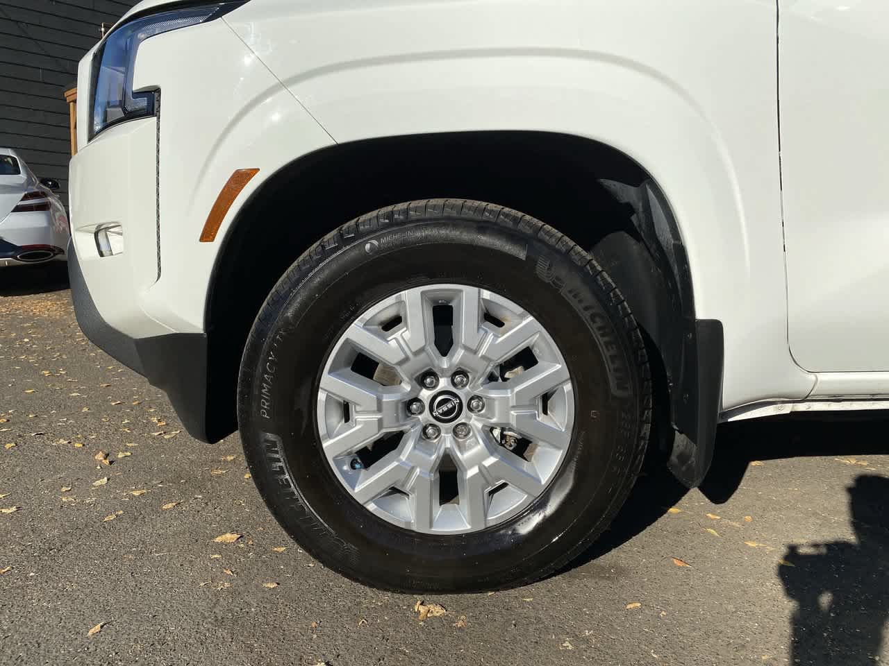 Used 2022 Nissan Frontier SV AWD/4WD image 10