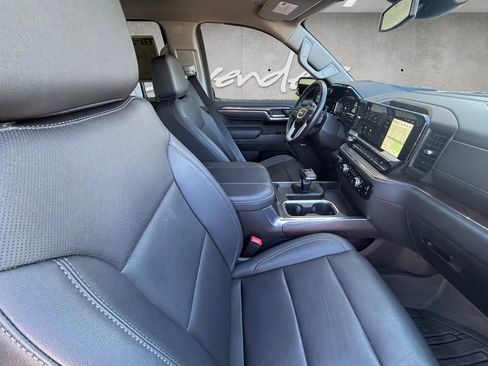 Used 2023 GMC Sierra 1500 SLT image 29