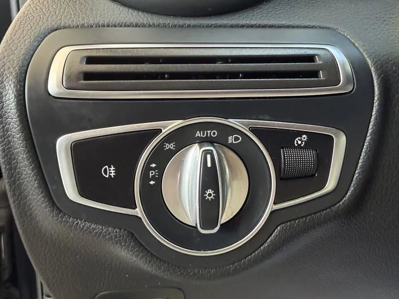 Used 2020 Mercedes-Benz C 300 Sedan image 44
