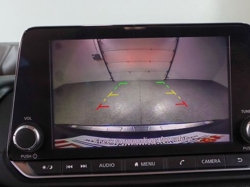 Used 2022 Nissan Rogue SV AWD/4WD image 18