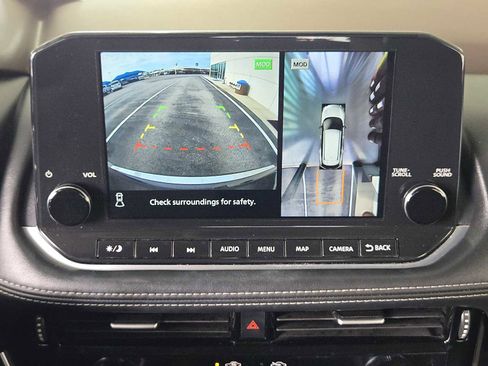 Used 2022 Nissan Rogue SL w/ SL Premium Package image 18